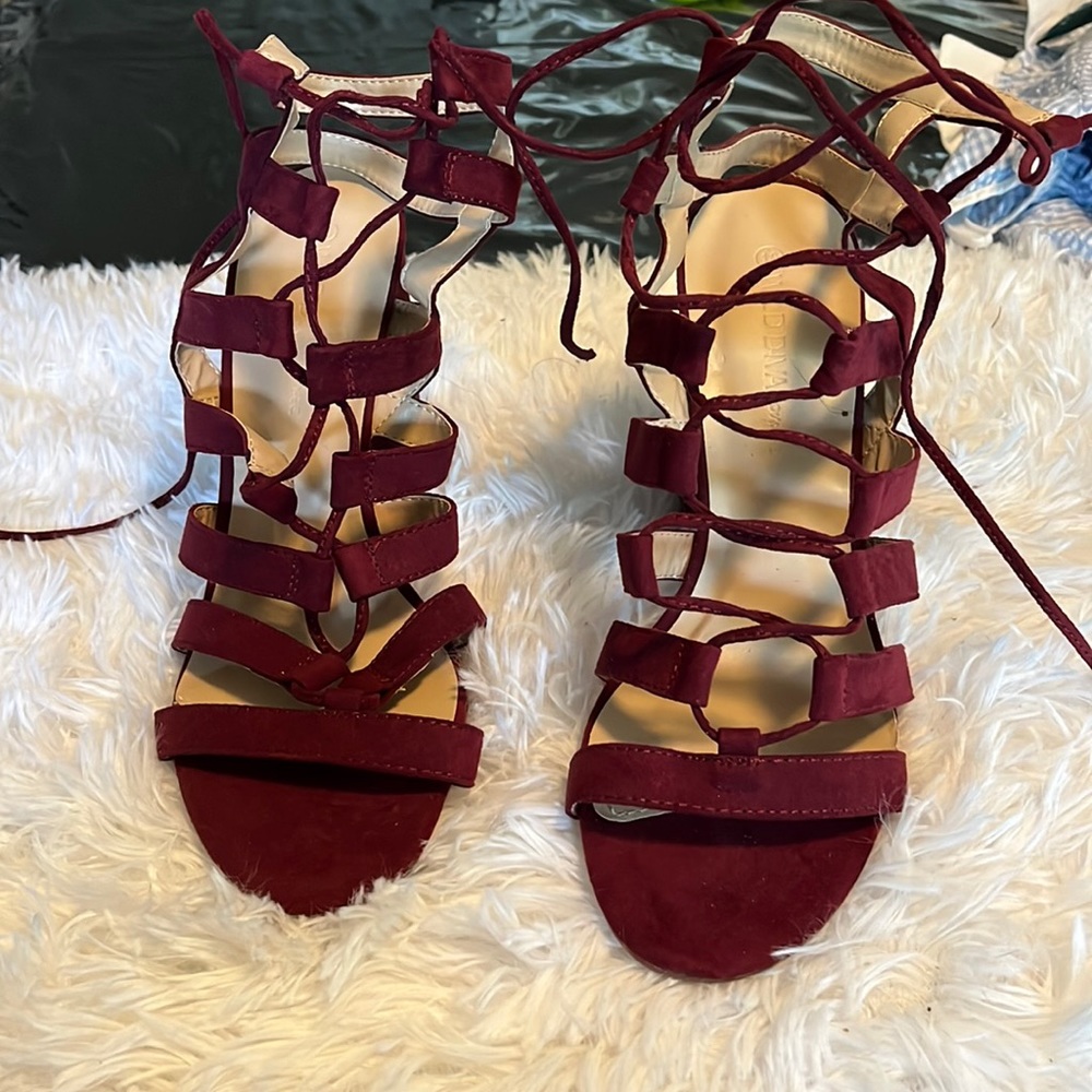 Women’s heels size 10